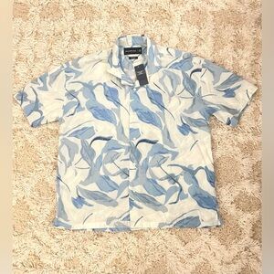 Abercrombie & Fitch Blue and White Casual Button Down Shirt